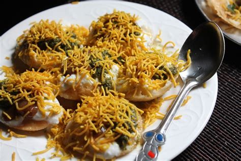 Easy Dahi Puri Recipe / Dahi Puri Chaat Recipe / Dahi Sev Puri Recipe ...