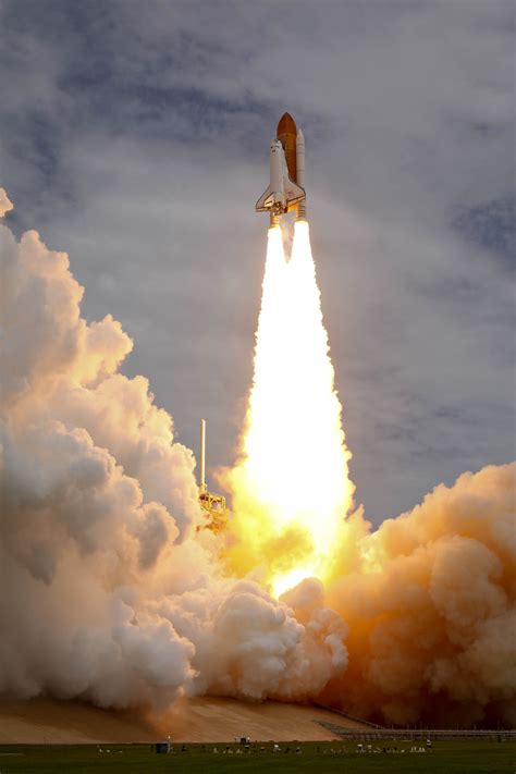 NASA STS-135 Final Space Shuttle Launch Photos | Public Intelligence