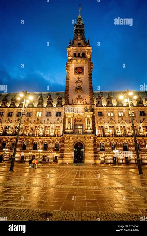 Hamburg City Hall at night Stock Photo - Alamy