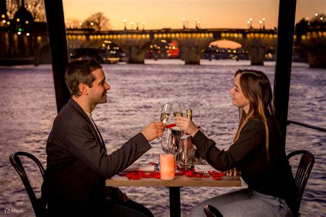 Join In Seine River Cruise with Lunch Or Dinner in Paris - Klook Singapore