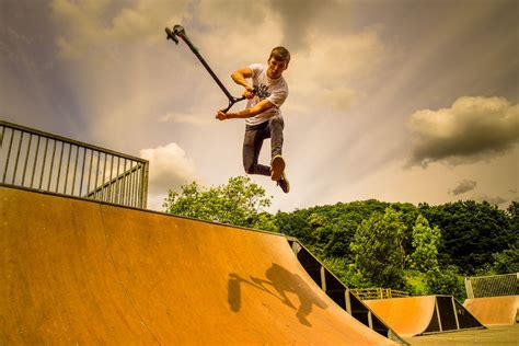 Dan Harper Scooter Inward Bri Flip at BMX skatepark. BMX and Scooter ...