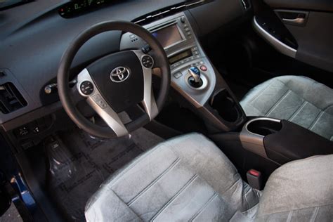 Toyota Prius Interior New-1 | Car Dealership in Philadelphia