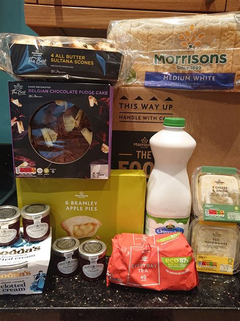 2teaornot2tea: Morrisons food boxes - Afternoon tea box £15