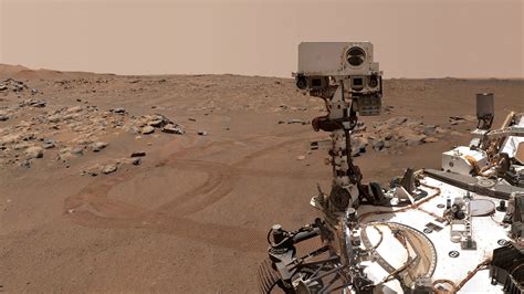 NASA rover reveals new evidence about organic molecules on Mars | Reuters