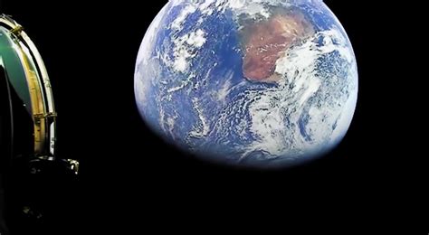 Spectacular SpaceX video shows Earth in blackness of space | Space