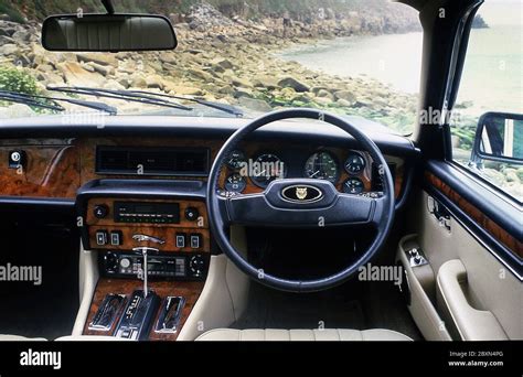 Interior of a 1986 Jaguar XJ6 Sovereign 4.2 in Cornwall UK Stock Photo ...