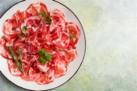 7 Differences Prosciuttini vs Prosciutto You Need to Know