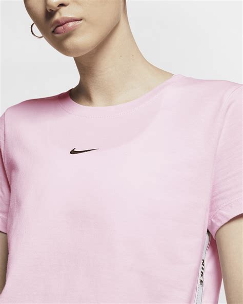 Nike Sportswear Women's Logo T-Shirt. Nike AE