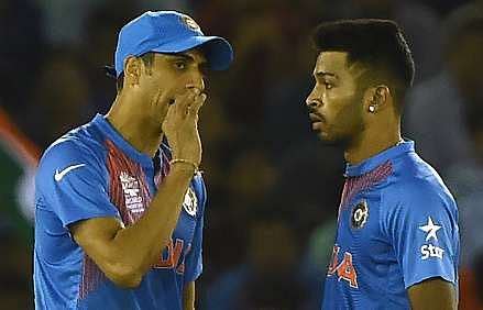 Reports: Ashish Nehra in line to be India's next bowling coach