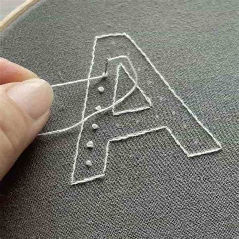 How To Embroider Letters: Stem & Satin Stitch - Makenstitch