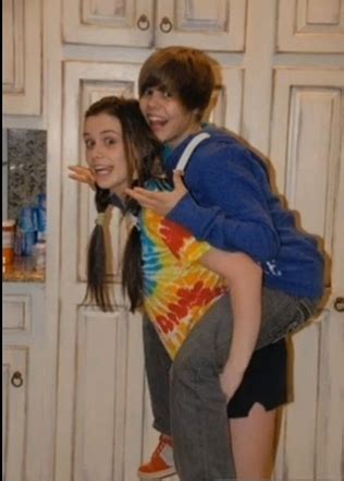 Piggy Back Ride - Justin Bieber Photo (11399877) - Fanpop