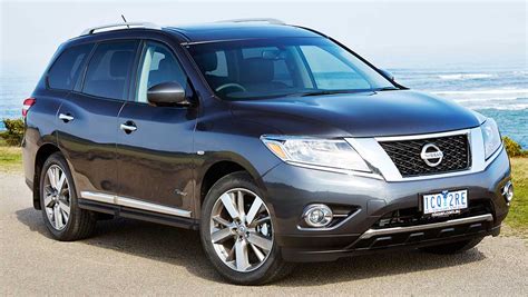 Nissan Pathfinder Hybrid 2014 review | CarsGuide