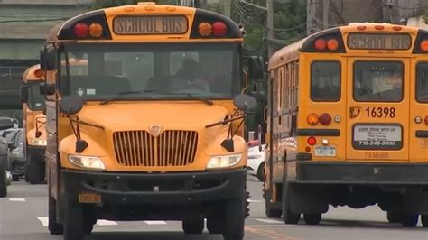 NYC schools prepare for potential bus drivers strike, influx of migrant ...