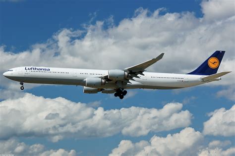 Airbus A340-500. Lufthansa Airlines : AirlineReporter