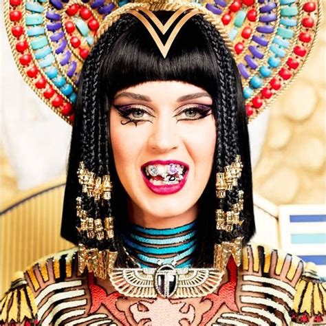 Video: Katy Perry Feat. Juicy J - 'Dark Horse' - Celebrity Bug