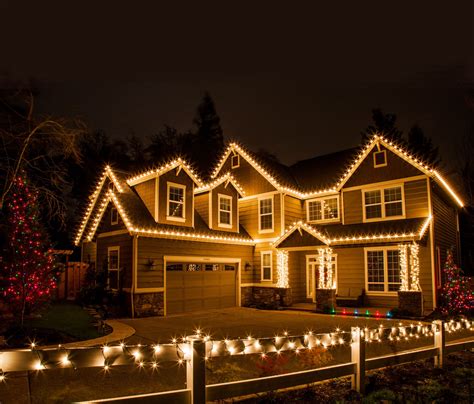 How To Hang Christmas Lights On Popcorn Ceiling | Shelly Lighting