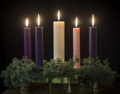 What Do the Main Advent Candle Colors Mean?