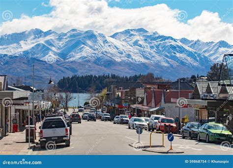 WANAKA TOWN NEW ZEALAND-SEPTEMBER 5 : Wanaka Is A Popular Ski A ...