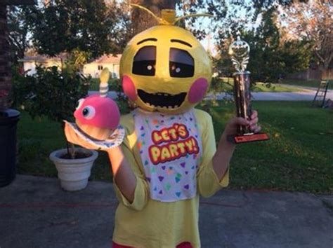 My Toy Chica Cosplay | Wiki | Five Nights At Freddy's Amino