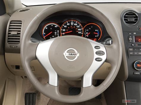 2009 Nissan Altima Hybrid: 11 Interior Photos | U.S. News