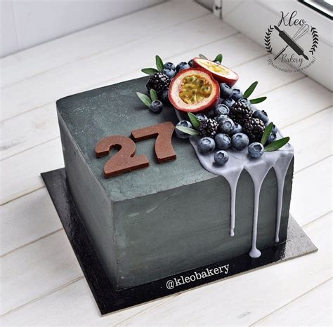 39 cake design ideas 2021 black cake for 31st birthday – Artofit