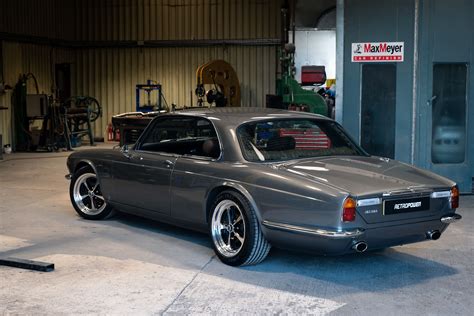 Timeless 1970s jaguar xj coupe gets a classy makeover – Artofit