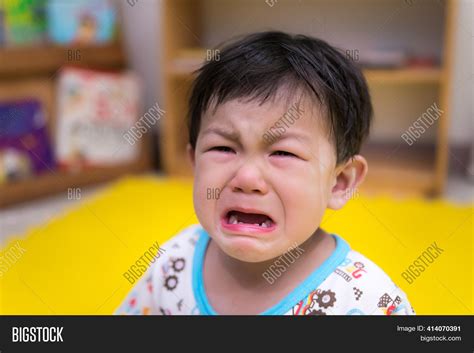 Upset Little Child Image & Photo (Free Trial) | Bigstock