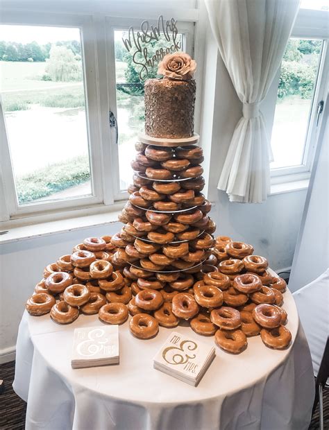 Krispy Kreme Donut wedding cake tower | Donut wedding cake, Wedding ...