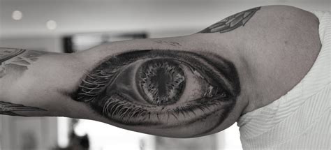 Realistic eye tattoo - Bunker Tattoo - Quality tattoos