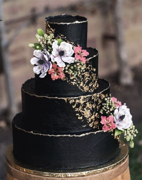 15 Unique Black Wedding Cakes - Find Your Cake Inspiration