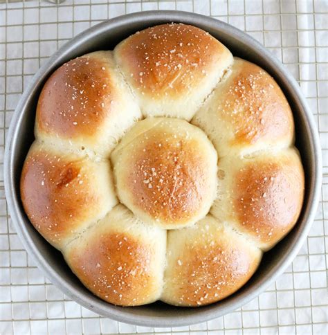 Easy Yeast Rolls (Great for Beginners!)