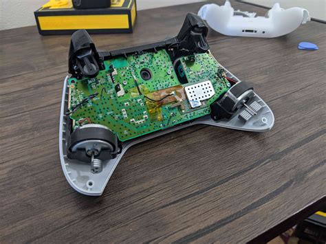 How to Take Apart an Xbox One Controller