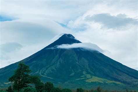 Majestic Mayon Volcano - Albay | Meat and Travel