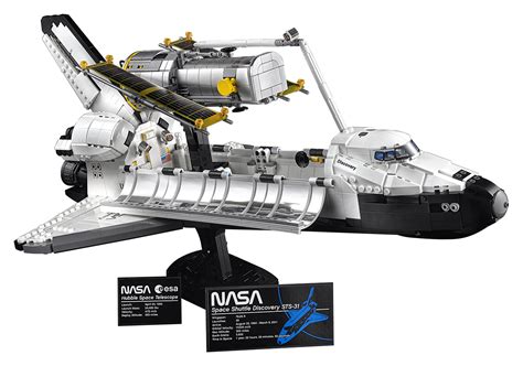 Lego space shuttle - comenored