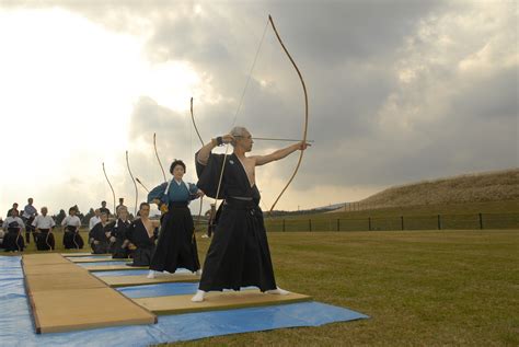 File:Kyudo or the way of archery.jpg - Wikipedia