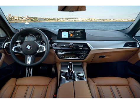 2020 BMW 5-Series Pictures: | U.S. News