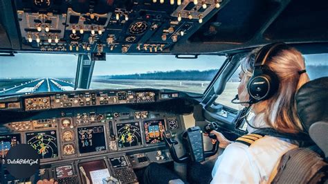 Challenging Landing Quito Boeing 777 Cockpit View Life Of An | Hot Sex ...