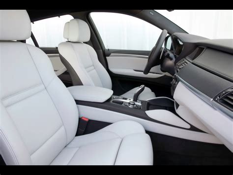 SPORTS CARS: BMW X6 interior