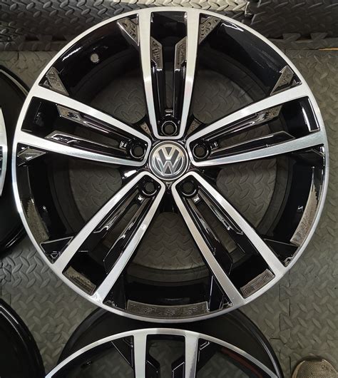 VW Golf MK7.5 - Sevilla 5G0601025CM - 4 Pcs | OEM Alloy Wheels