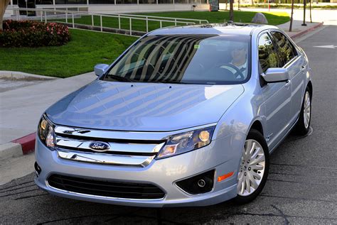 2010 Ford Fusion Hybrid - HD Pictures @ carsinvasion.com