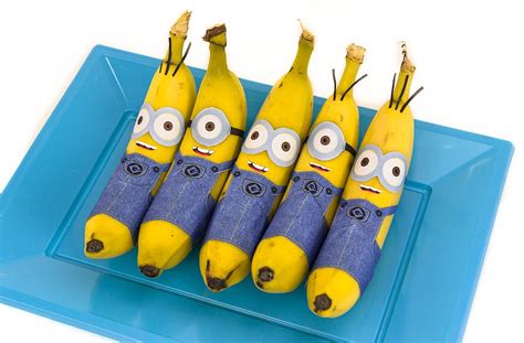 Banana Minions + Free Printable Minion Outfit - Party Delights Blog