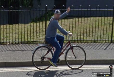 Two finger salute - StreetViewFun