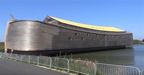 Carpenter Spends Twenty Years To Build Huge Life-Sized Replica Of Noah ...