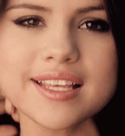 selena gomez who says gif | WiffleGif