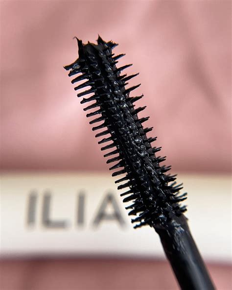 ILIA Limitless Lash Mascara - Before and After