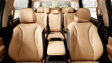 Interior Kia Sedona | Brokeasshome.com