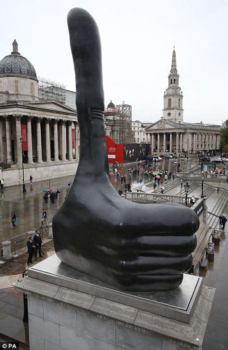 David Shrigley's giant thumbs up unveiled as Trafalgar Square's fourth ...