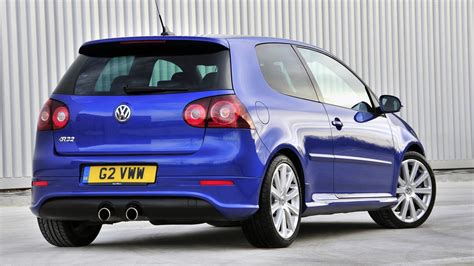 Retro Review: The Mk5 Volkswagen Golf R32 Reviews 2023 Top Gear ...