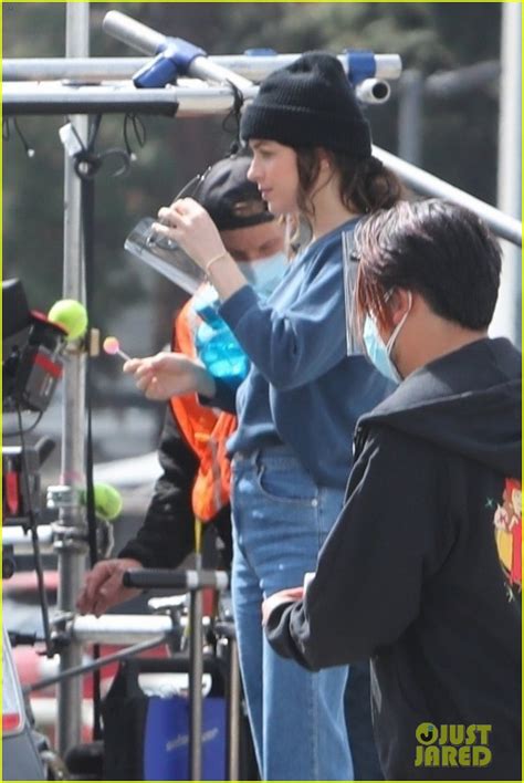 Photo: dakota johnson am i ok set resume production 35 | Photo 4530989 ...