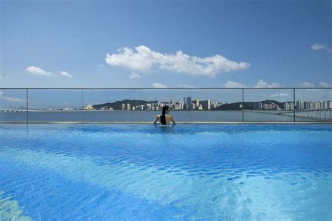 Mandarin Oriental Infinity Pool - Macau Lifestyle